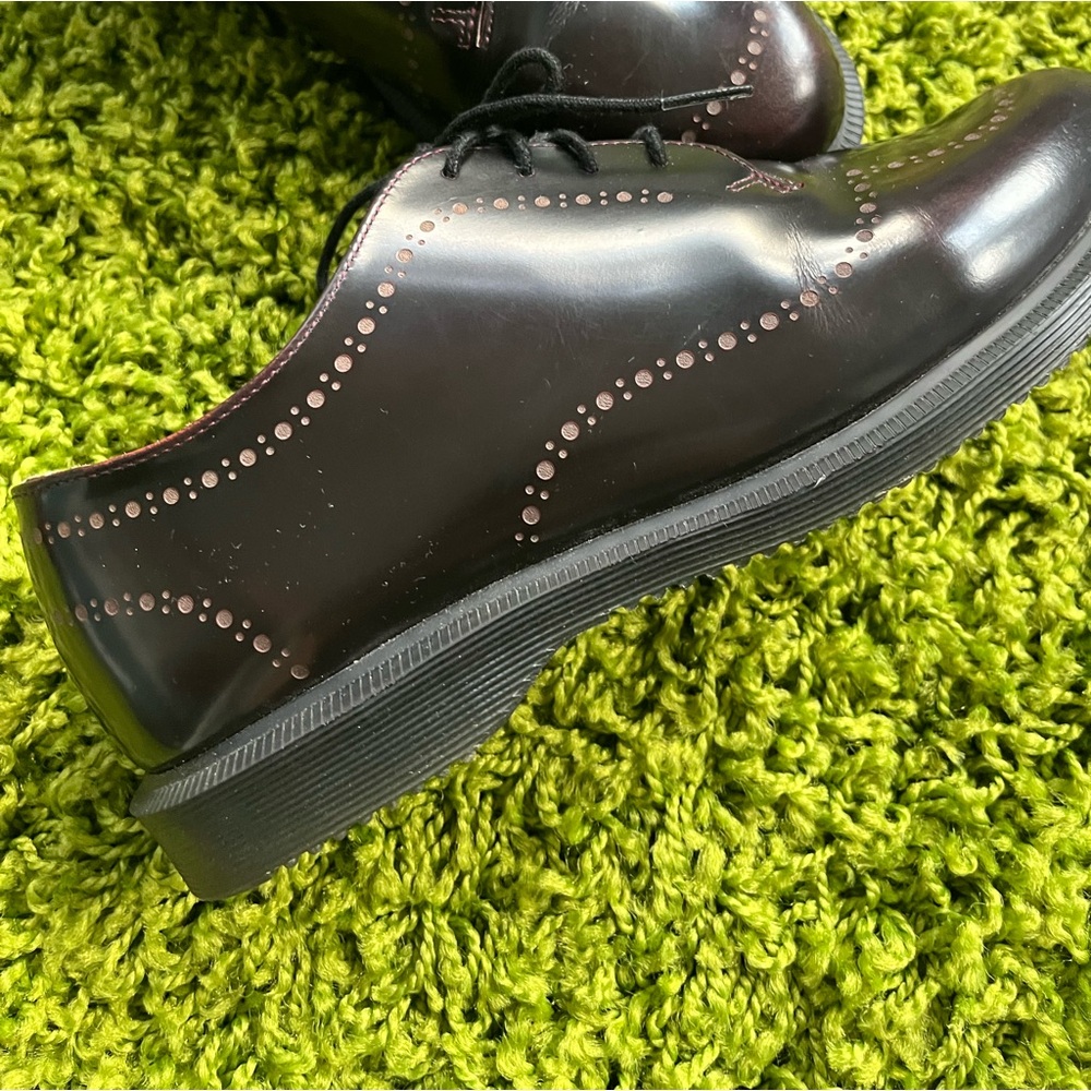 Black Cherry Charlotte. Like new. Euro 42/USA 10 women’s.